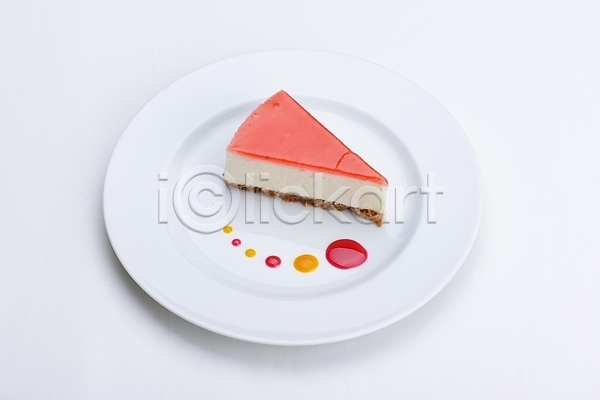 사람없음 JPG 포토 해외이미지 디저트 시럽 실내 접시 치즈케이크 해외202004 흰배경