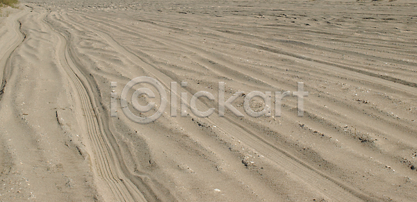 사람없음 JPG 포토 해외이미지 도로 먼지 모래 모래언덕 사막 선로 자연 파란색 풍경 하늘 해외202004 해외포토