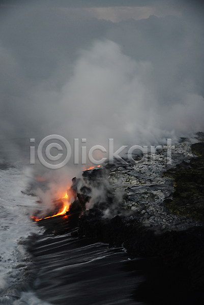 뜨거움 위험 흐름 사람없음 JPG 포토 해외이미지 바다 야외 연기 용암 재해 해외202004 화산 화산섬