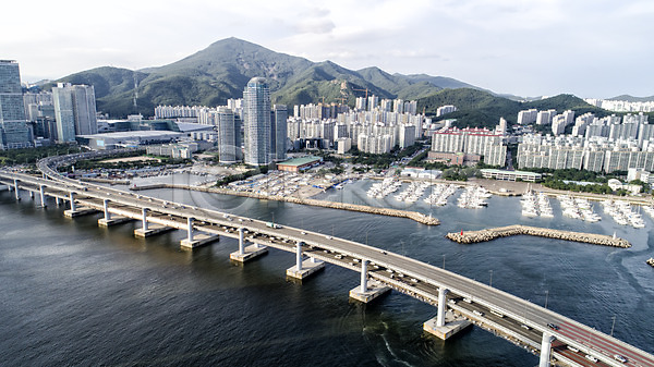 사람없음 JPG 포토 하이앵글 항공촬영 건물 광안대교 다리(건축물) 바다 부산 산 야외 주간 풍경(경치) 한국