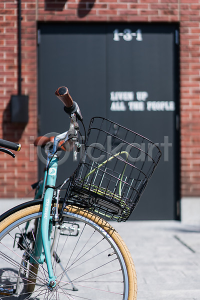 사람없음 JPG 아웃포커스 포토 대문 바구니 야외 자전거 자전거바퀴 주간