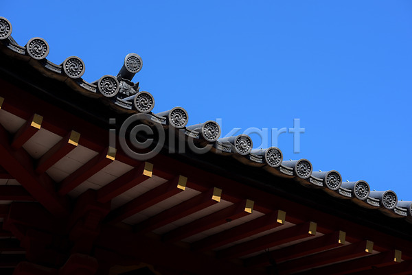 사람없음 JPG 포토 건축장식 고건축 야외 일본 일본건축 일본전통 주간 지붕 처마 하늘