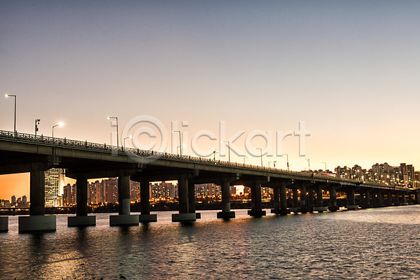 사람없음 JPG 포토 가로등 강 건물 노을 다리(건축물) 서울 야경 야외 주간 천호대교 풍경(경치) 하늘 한강