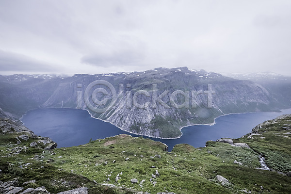 사람없음 JPG 포토 강 구름(자연) 노르웨이 산 야외 유럽 유럽풍경 자연 주간 초원(자연) 풍경(경치) 해외풍경