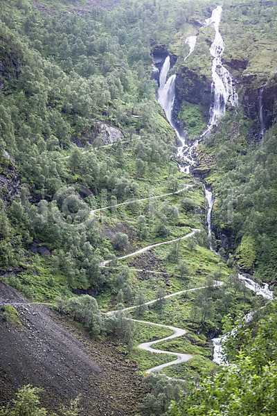 사람없음 JPG 포토 계곡 길 나무 노르웨이 산 야외 유럽 유럽풍경 자연 절벽 주간 폭포 풍경(경치) 해외풍경