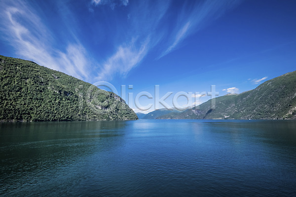 사람없음 JPG 포토 강 구름(자연) 노르웨이 맑음 산 야외 유럽 유럽풍경 자연 주간 풍경(경치) 하늘 해외풍경