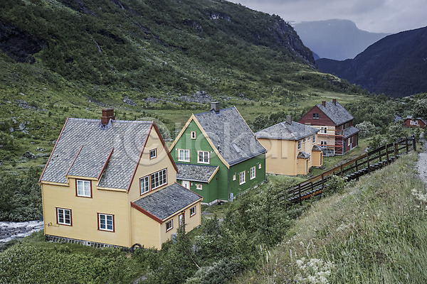 사람없음 JPG 포토 노르웨이 산 야외 언덕 유럽 유럽풍경 자연 주간 주택 초원(자연) 풍경(경치) 해외풍경
