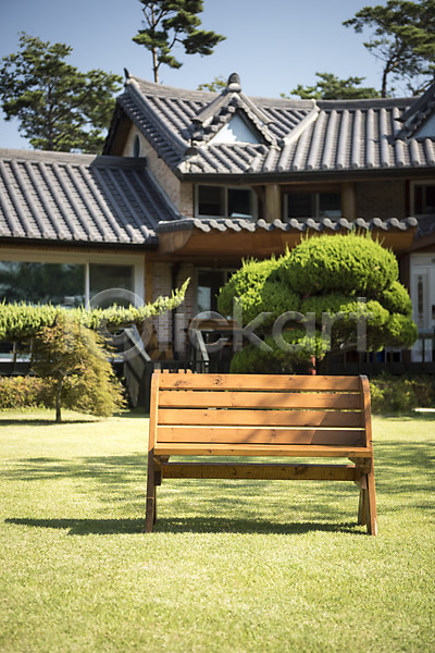 사람없음 JPG 포토 나무 맑음 벤치 안면도 야외 잔디 정원 주간 주택 한국 한옥