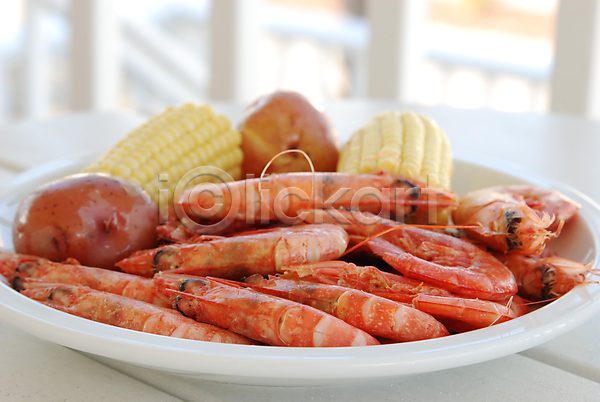 사람없음 JPG 포토 해외이미지 감자 끓이기 바다 빨간색 새우 식당 식사 어류 옥수수 요리 음식 저녁식사 점심식사 접시 조개 채소 토스트 해산물 해외202004