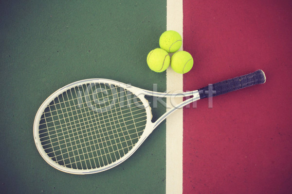 사람없음 JPG 비네팅 포토 하이앵글 해외이미지 바닥 오브젝트 테니스공 테니스라켓 테니스용품 테니스장 해외202004