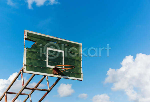 청춘(젊음) 사람없음 JPG 포토 해외이미지 구름(자연) 농구 농구대 야외 주간 하늘 해외202004