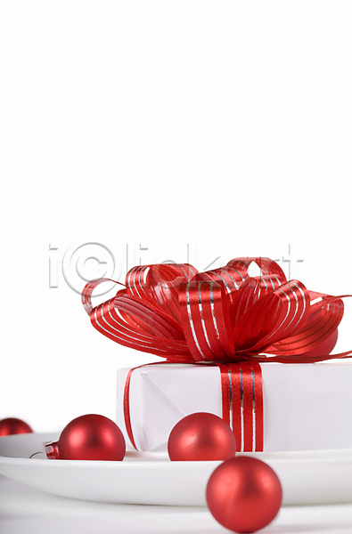 사람없음 JPG 포토 해외이미지 디자인 리본 빨간색 선물 장식 접시 축제 크리스마스 포장 해외202004 활 휴가 흰색