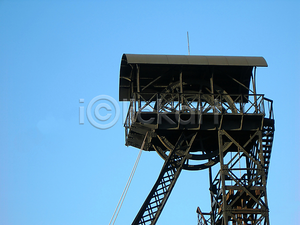 사람없음 JPG 포토 해외이미지 건물 건축양식 산업 석탄 식물 업무 에너지 역사 연료 자원 지붕 지역 채석 천연기념물 철강 체코 탑 하늘 해외202004 힘