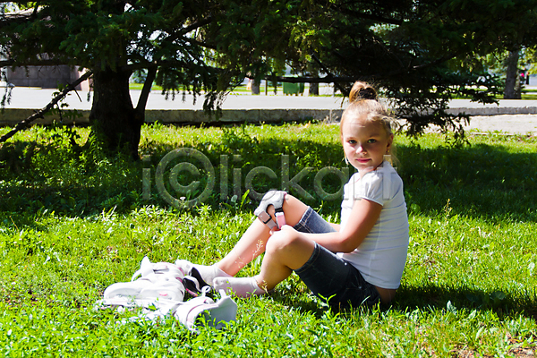 백인 어린이 여자 한명 JPG 포토 해외이미지 5 6 7 8 9 가을(계절) 금발 롤러 봄 스케이트 여름(계절) 여학생 유럽 파란색 해외202004 흰색