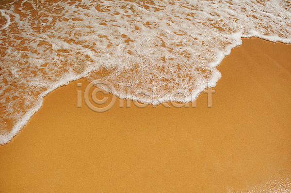 뜨거움 매끈함 사람없음 JPG 포토 해외이미지 가로 노란색 모래 모래사장 물 물결 바다 백그라운드 빛 서핑 수영 여행 열대 우주 이국적 자연 조류 질감 컨셉 텍스트 파도 패턴 표면 필기체 해변 해외202004 황금 휴가 휴양지 흰색