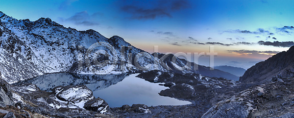 사람없음 JPG 포토 해외이미지 네팔 물 반사 산 생태학 아시아 여름 여행 일몰 자연 파노라마 풍경 하늘 하이킹 해외202004 해외포토 호수 휴가 히말라야
