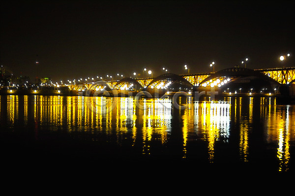 사람없음 JPG 포토 강 건축 건축물 교통시설 다리(건축물) 도시 반사 빛 서울 성산대교 야간 야경 야외 조명 풍경(경치) 한강 한강다리 한국