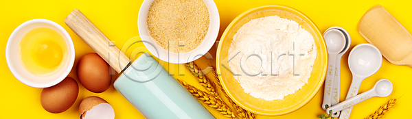 달콤 신선 준비 사람없음 JPG 포토 해외이미지 가루 굽기 노란색 레시피 메뉴 밀가루 밀대 백그라운드 부활절 빵 빵집 설탕 식사 아침식사 요리 음식 재료 조리대 주방 치킨 카피스페이스 쿠키 탁자 파란색 페스츄리 프레임 해외202004 해외포토