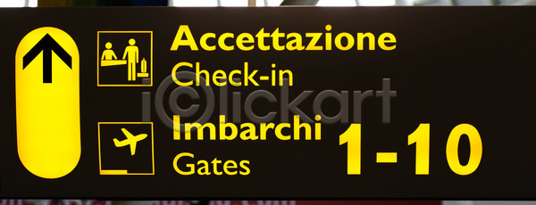 출발 사람없음 JPG 일러스트 포토 해외이미지 검은색 공항 광고판 교통시설 기다림 대문 대패 도착 디지털 메시지 목차 방향 비즈니스 비행기 사인 스크린 승객 시간 시간표 여행 이탈리아 자료 정보 지연 터미널 텍스트 판넬 항공 항해 해외202004 해외포토 휴가