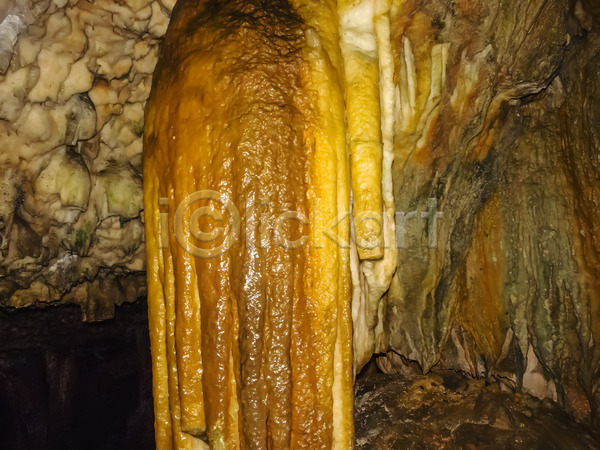 떨어짐 사람없음 JPG 포토 해외이미지 갈색 노란색 동굴 바위 빛 석회암 자연 종유석 지하 해외202004 회의실