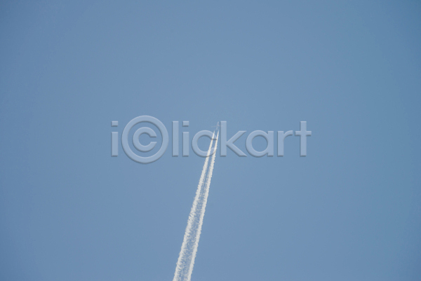 사람없음 JPG 포토 해외이미지 구름(자연) 비행 비행기 비행운 야외 연기 제트기 주간 파란색 하늘 해외202004