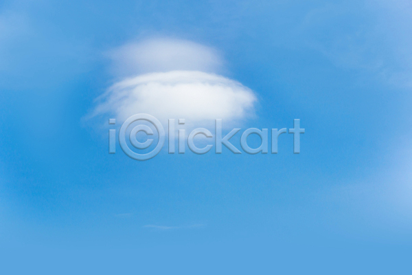 사람없음 JPG 포토 해외이미지 구름(자연) 내추럴 바다 백그라운드 파란색 풍경(경치) 하늘 해외202004 환경 흰색