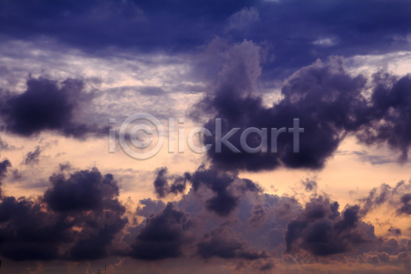 부드러움 침묵 사람없음 JPG 포토 해외이미지 구름(자연) 날씨 바람 새벽 스카이라인 야외 우주 자연 천창 하늘 해외202004 햇빛 흰색