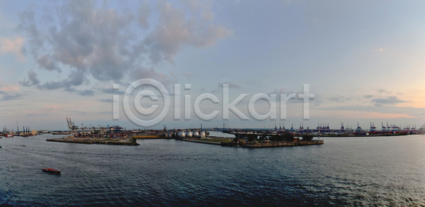 목표 휴식 사람없음 JPG 포토 해외이미지 구름 기계 날개 루트 맑음 모터 바다 바둑 보트 비즈니스 빛 산업 승무원 승차 에너지 여름 여행 요금 응시 컨테이너 크루즈 파란색 포트 하늘 해외202004 해외포토 화물 휴가 힘