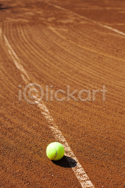 사람없음 JPG 포토 해외이미지 그림자 땅바닥 야외 주간 테니스 테니스공 테니스용품 테니스장 해외202004