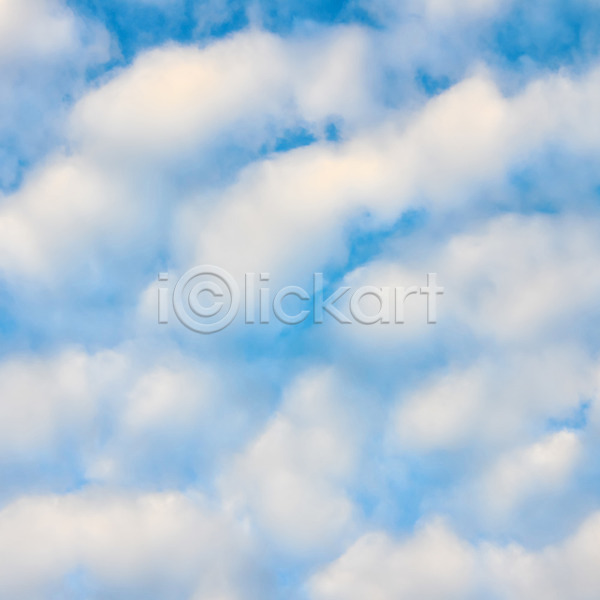 사람없음 JPG 포토 해외이미지 구름(자연) 날씨 백그라운드 빛 솜털 야외 자연 질감 투명 파란색 풍경(경치) 하늘 해외202004 햇빛 흰색