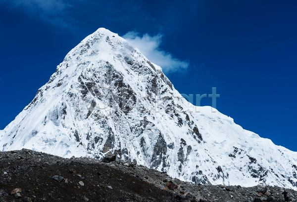 사람없음 JPG 포토 해외이미지 경사 고도 골 구름(자연) 네팔 바위 빙하 산 아시아 암초 야외 얼음 여행 엽서 자국 자연 장면 절정 정상 큼 트래킹 파란색 풍경(경치) 하늘 하이킹 해외202004 히말라야