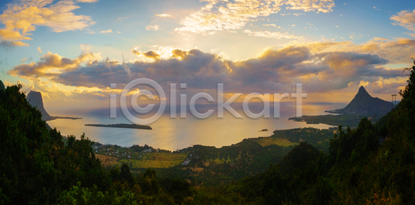 사람없음 인도인 JPG 포토 해외이미지 내추럴 놀람 모리셔스 바다 백그라운드 산 석호 섬 언덕 여름 여행 일몰 일출 자연 장면 초록색 컬러풀 파노라마 파라다이스 파란색 풍경 하늘 해외202004 해외포토