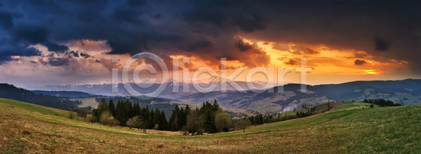 즐거움 사람없음 JPG 포토 해외이미지 4월 계곡 계절 구름 나무 내추럴 노란색 마을 목재 밭 백그라운드 봄 빨간색 산 생태학 숲 시골 식물 아침 야외 언덕 여름 여행 우크라이나 일몰 일출 자연 장면 절정 천국 초록색 컬러풀 태양 파노라마 파란색 폭풍 풍경 하늘 해외202004 해외포토 햇빛 휴가