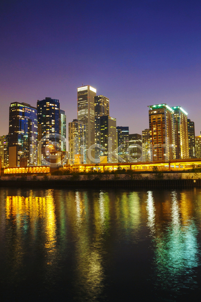 사람없음 JPG 포토 해외이미지 건물 고층빌딩 도시 도심 시카고 야간 야경 야외 하늘 해외202004