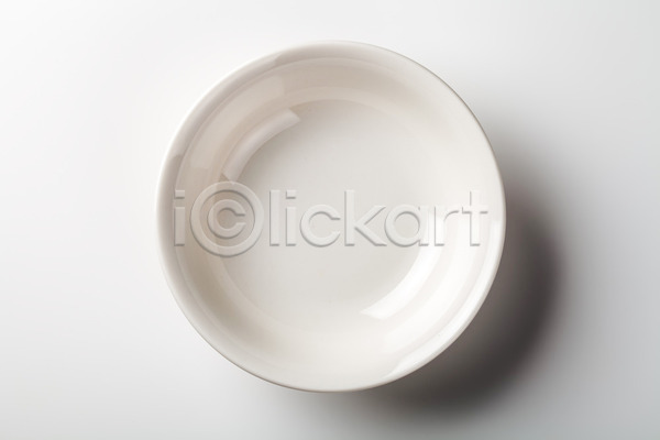 사람없음 JPG 포토 해외이미지 고립 기구 백그라운드 식기 식당 식사 오브젝트 요리 원형 음식 저녁식사 점심식사 접시 정상 해외202004 회색 흰색
