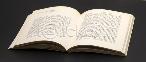 사람없음 JPG 포토 해외이미지 가르침 고립 과학 교사 교회 덮개 도서관 백과사전 복음 빨간색 사전 서점 성경 오픈 읽기 입장 책 텍스트 페이지 편지 학교 해외202004 해외포토