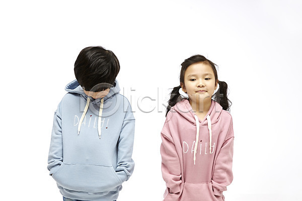 남자 두명 어린이 어린이만 여자 한국인 JPG 앞모습 포토 상반신 서기 스튜디오촬영 실내 어린이라이프 짝꿍