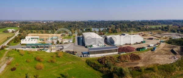 낭비 보호 순수 사람없음 JPG 포토 해외이미지 가정 고물상 공장 금속 백그라운드 버리기 산업 생물학 생태학 센터 슬로베니아 시설 식물 쌓기 쓰레기 압축 재활용 줄이기 찌그러짐 철강 청소 치료 탱크 폐기물 한조각 해외202004 해외포토 환경 흙더미