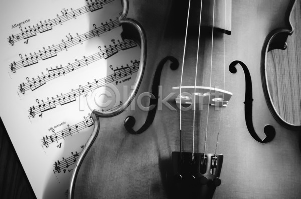 사람없음 JPG 포토 해외이미지 흑백 바이올린 악기 악보 오브젝트 음악 해외202004 현악기