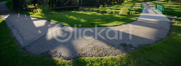낭비 위험 사람없음 JPG 포토 해외이미지 건물 건축양식 검은색 공장 구식 그런지 금속 깨짐 내부 도시 먼지 방치 백그라운드 버리기 벽 벽돌 복고 빛 산업 수확 썩음 어둠 옛날 유리 직장 창고 창문 철강 파멸 폐기물 해외202004 해외포토