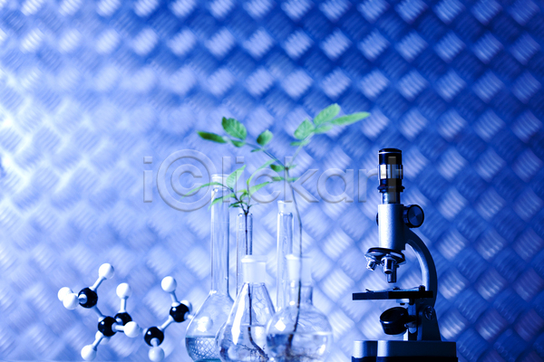 사람없음 JPG 포토 해외이미지 분자구조모형 식물 실내 실험 실험실 액체 파란배경 플라스크 해외202004 현미경 화학 화학실험