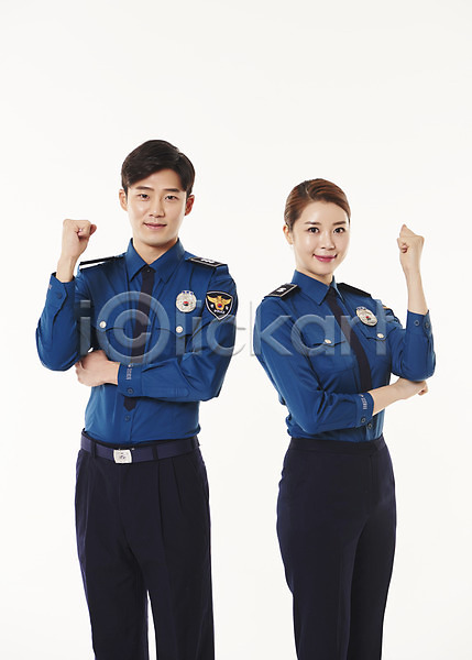 20대 남자 두명 성인 여자 한국인 JPG 앞모습 포토 경찰 경찰복 동료 상반신 서기 스튜디오촬영 실내 웃음 파이팅