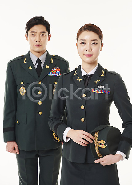20대 남자 두명 성인 성인만 여자 한국인 JPG 앞모습 포토 군복 군인 미소(표정) 상반신 서기 스튜디오촬영 여군