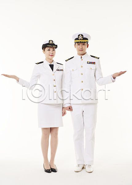 20대 남자 두명 성인 성인만 여자 한국인 JPG 앞모습 포토 서기 손짓 스튜디오촬영 실내 안내 여군 전신 해군 해군복