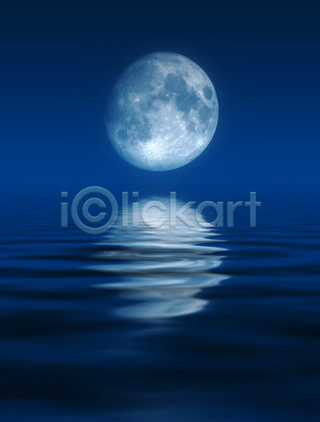 사람없음 JPG 포토 해외이미지 달 물 바다 반사 보름달 야간 야외 파란색 해외202004