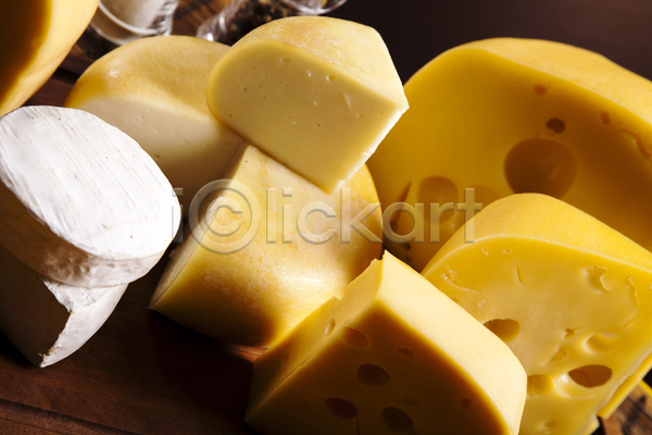 사람없음 JPG 포토 해외이미지 갈색배경 까망베르치즈 다양 쌓기 종류 치즈 해외202004