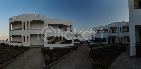 뜨거움 침묵 휴식 사람없음 JPG 포토 해외이미지 구름 나무 내추럴 만 맑음 모래 물 바다 백그라운드 서핑 석호 섬 손바닥 야외 여름 여행 자연 코코넛 태양 파도 파라다이스 파란색 풍경 하늘 해외202004 해외포토 햇빛 휴가 휴양지 흰색