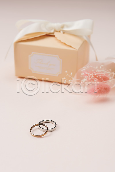 사람없음 JPG 포토 리본 반지 선물 선물상자 스튜디오촬영 실내 실버데이 오브젝트 커플반지