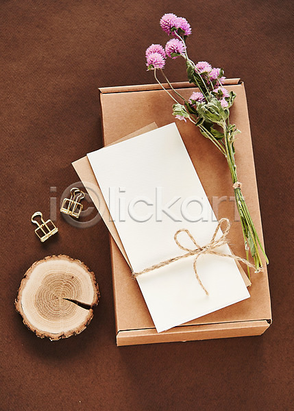 사람없음 JPG 포토 꽃다발 나무 나이테 목업 목재 상자 종이 책상 클립 편지 편지봉투 프레임