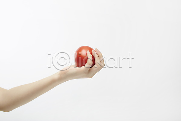20대 성인 성인여자한명만 신체부위 여자 한명 JPG 포토 손 손짓 스튜디오촬영 실내 잡기 토마토 한손